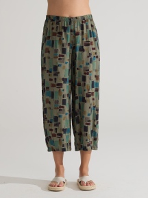 Cropped Pant w/ Darts by Cut Loose