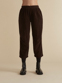 Double Tuck Pant by Cut Loose