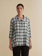 Crinkle Plaid Hi-Low Shirt by Cut Loose