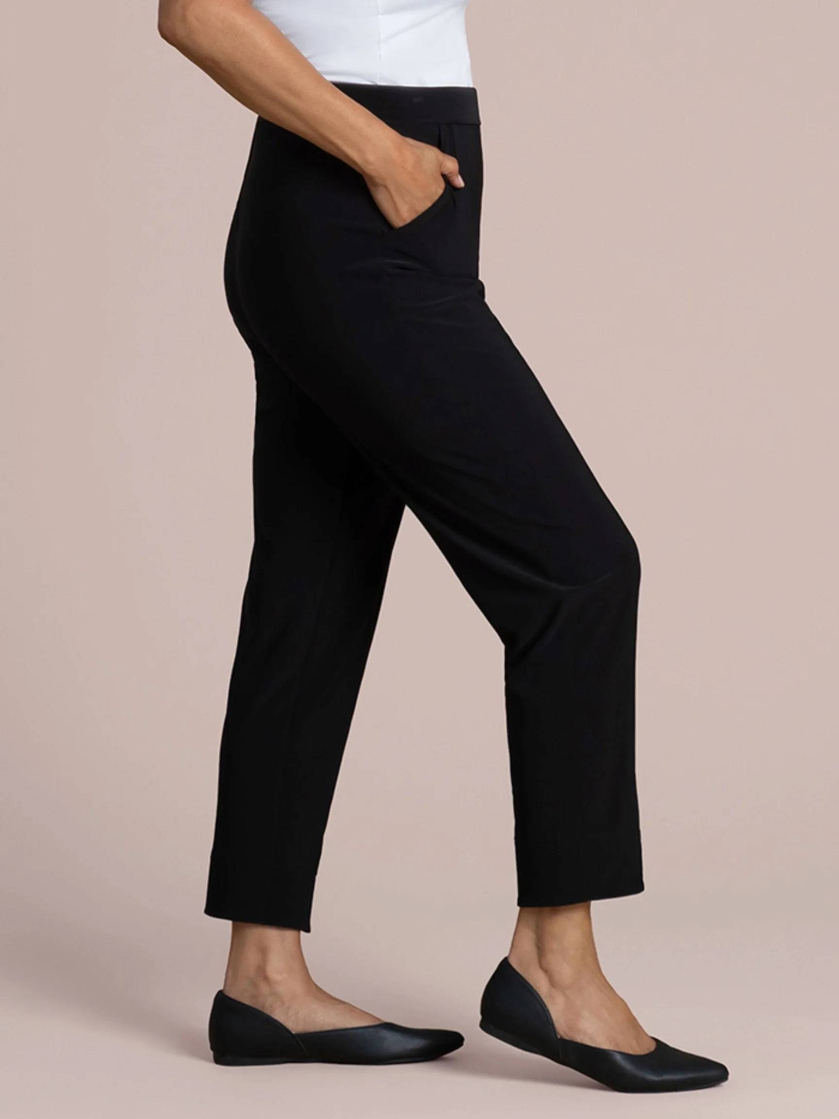 Hepburn Ankle Pant in Black