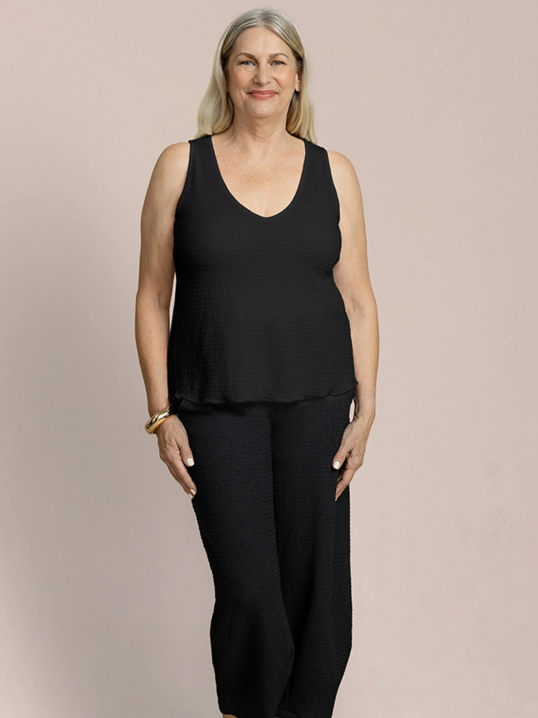 Nu Pop V-Neck Tank in Black