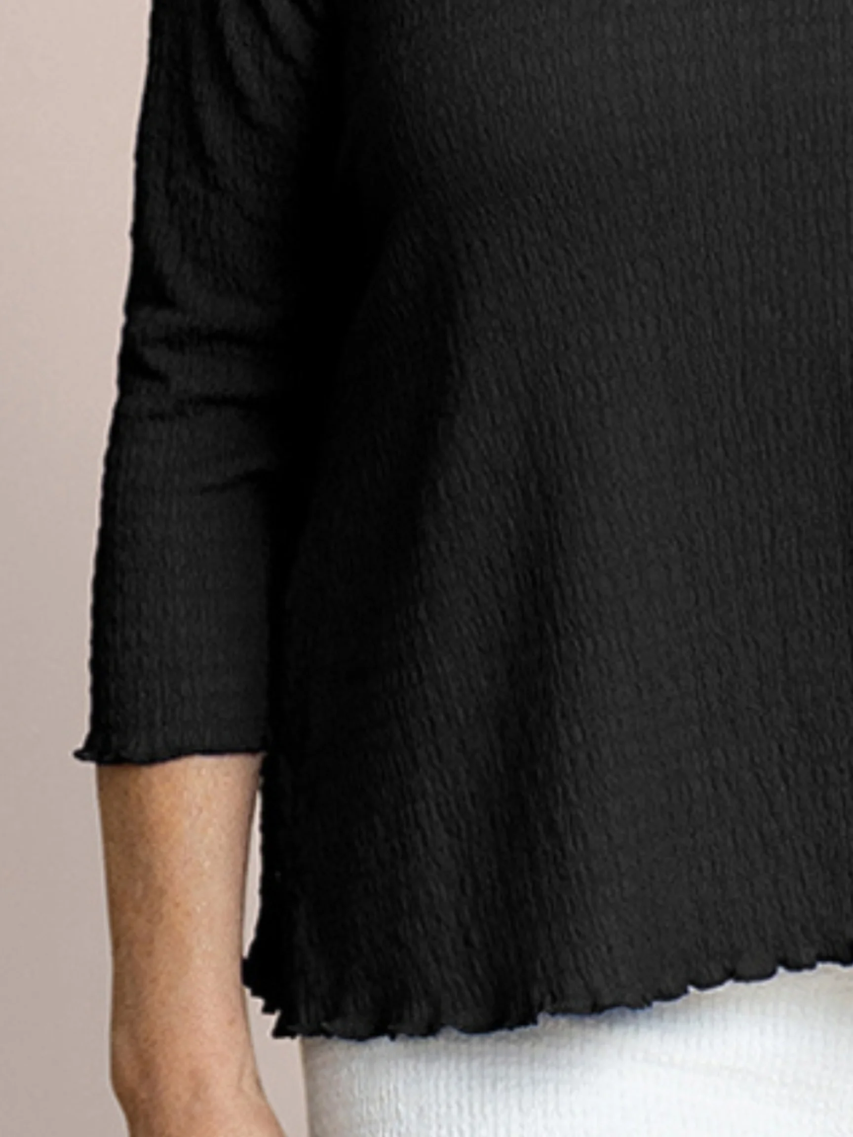 Pop V-Neck Top in Black